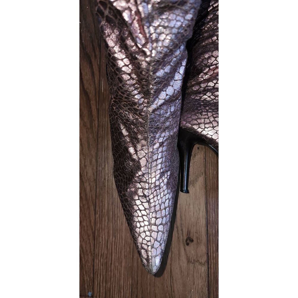 Novela Metallic Snake Print - Picture 7 of 7
